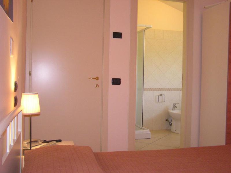 Albergo Le 2 Rose San Severino Marche Pokój zdjęcie
